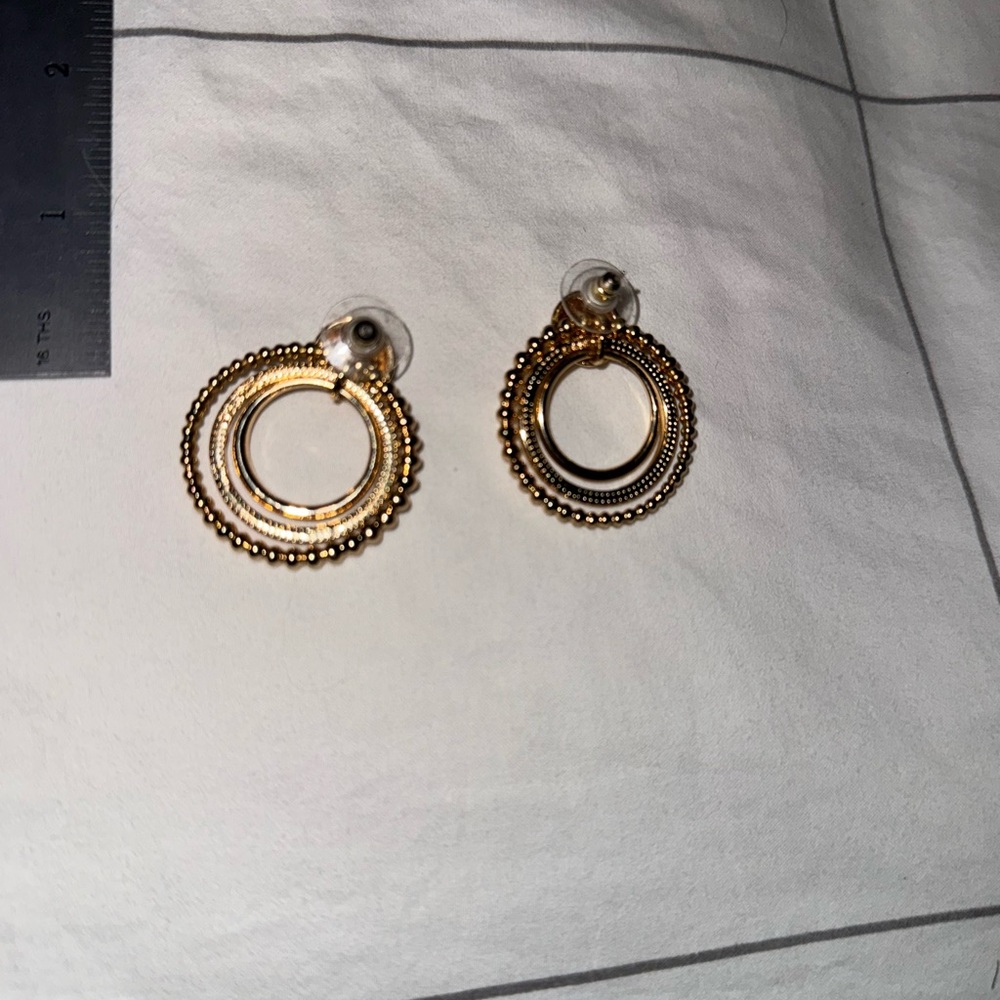 Elegant Gold and Crystal Hoop Earrings - Picture 4 of 4